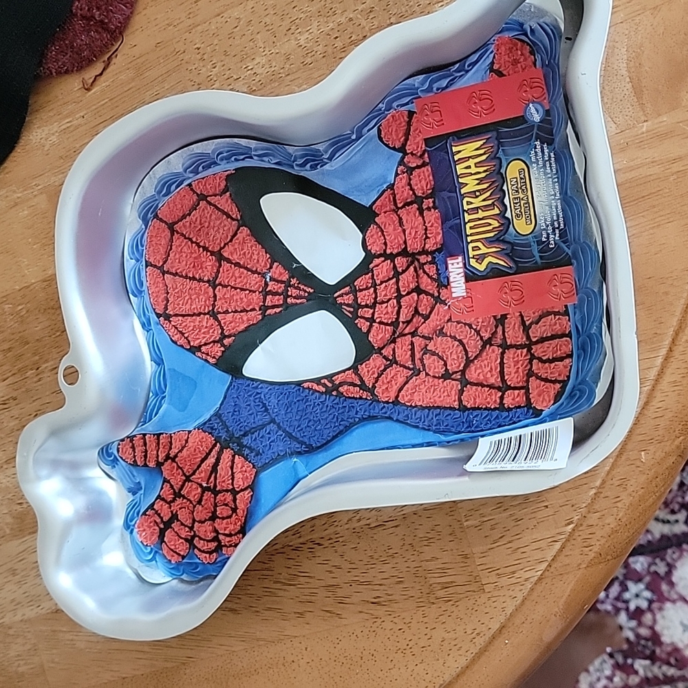 Spiderman cake pan